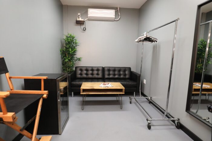 Rent Stage Green Screen / White Cyc Soundstage - Image 4
